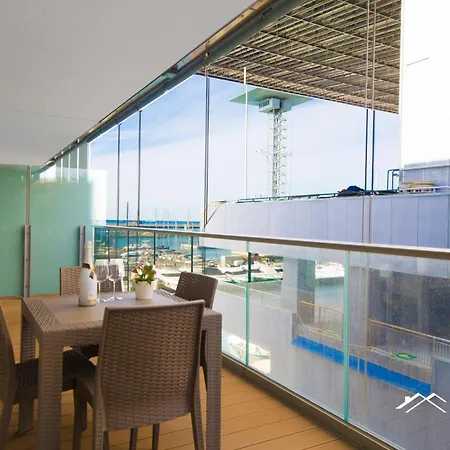 Waterfront Lux| Studio|a/c|parking|gym|wifi By Tilo Daire